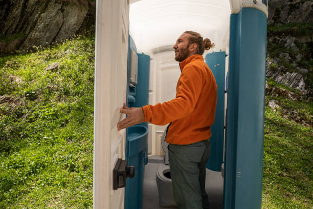 Portable Toilet Options We Offer in Pinewood, FL